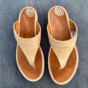 Fitflop Cream and Brown Sandals with Cushioned Insole